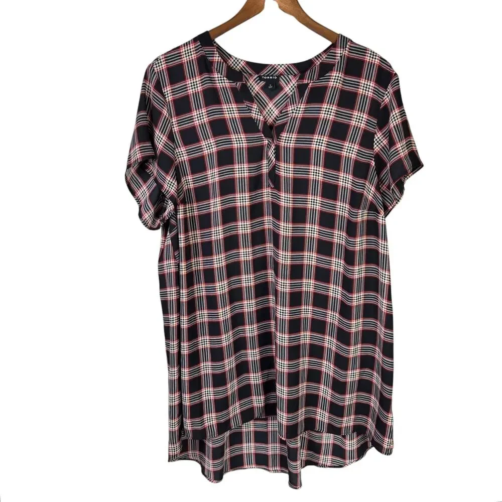 Torrid Sz 2 Georgette Black Red Plaid Short Sleeve Business Casual Tunic Blouse